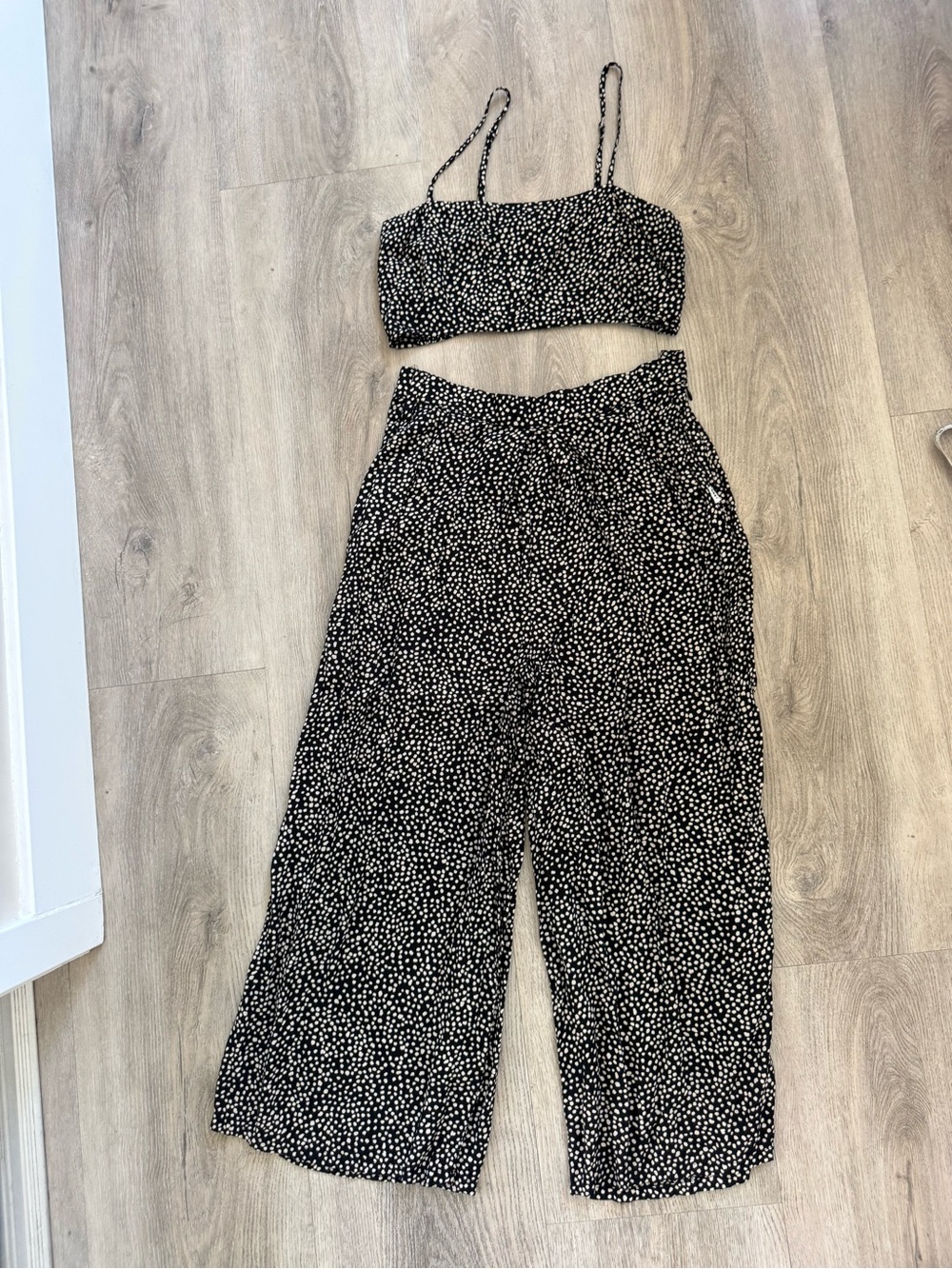 Obey Black & White Set